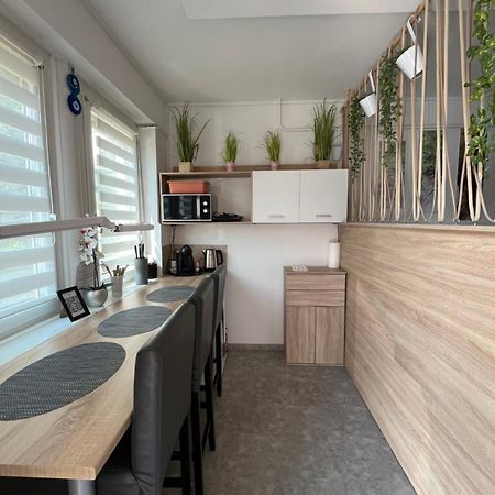 Jobarat Szallashely Szeged Exteriör bild