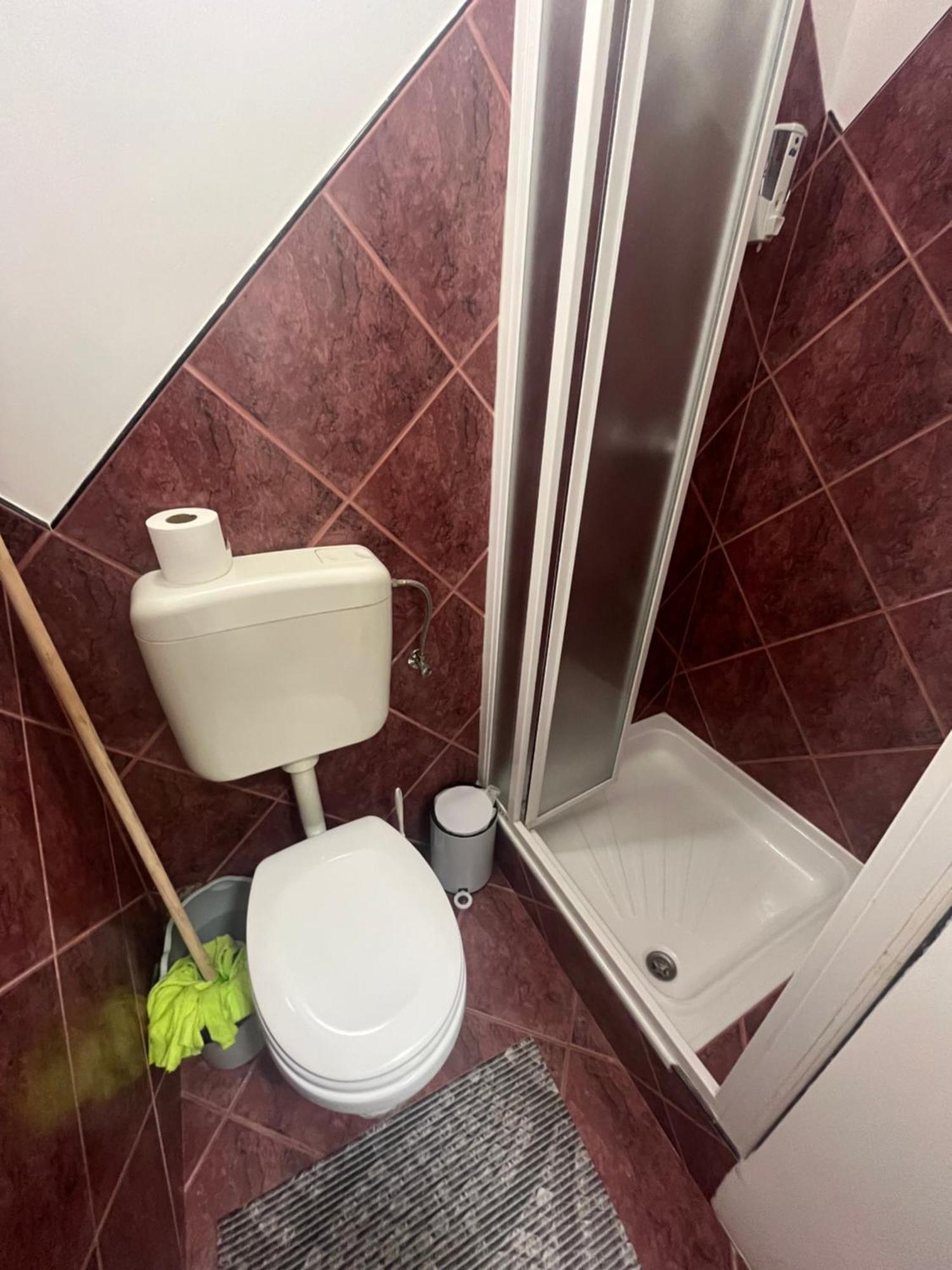 Jobarat Szallashely Szeged Exteriör bild